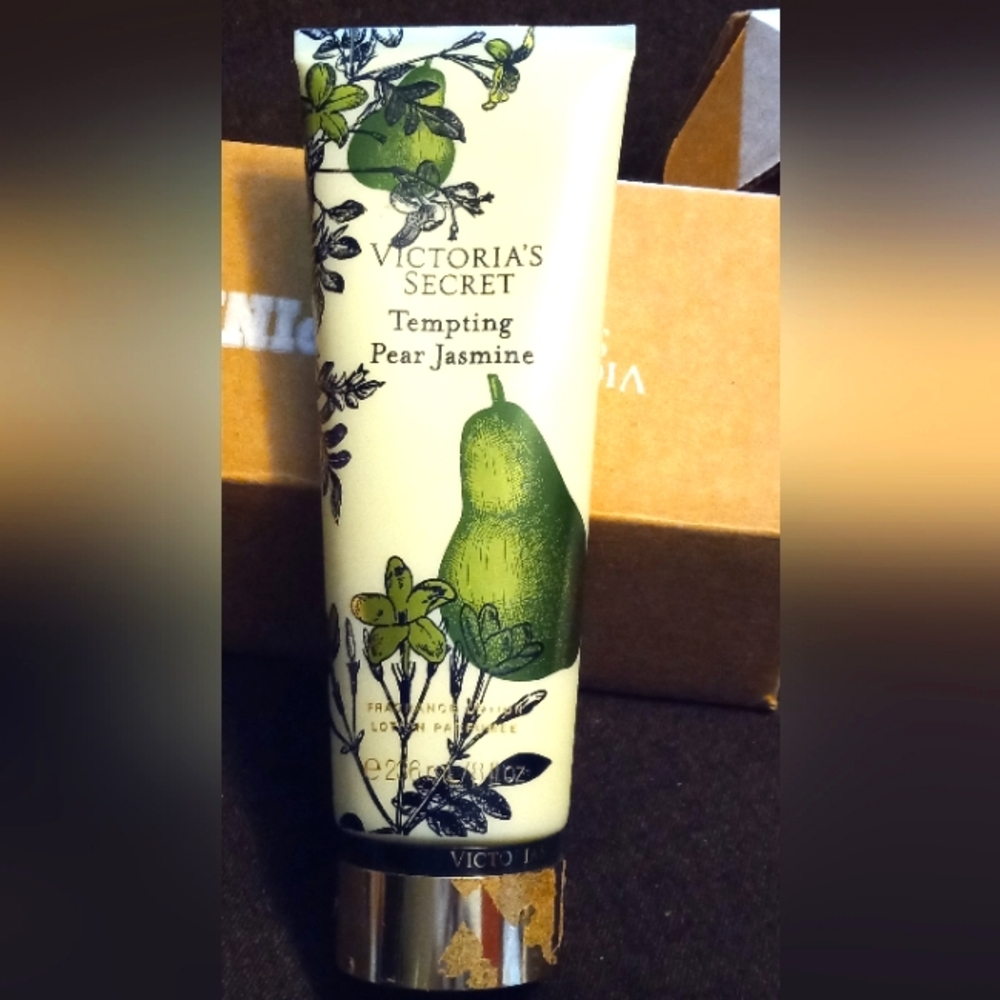 Victoria Secret  Tempting Pear Jasmine